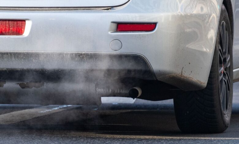 End of Internal Combustion Engine Vehicles in 2035: Growing Divergences Between France and Germany 1 germany eu politics automobile climate industry environment emis 36534414