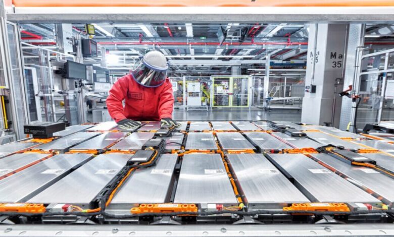 Morocco is set to host Africa's first gigafactory for electric batteries, with an investment of 65 billion dirhams. 1 batterie voiture electronique maroc afrique leader usines 1024x538 1