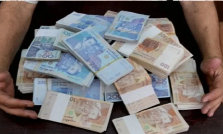 Morocco ranks 36th in the world with an average annual salary of approximately $6,900. 1 argent.jpg